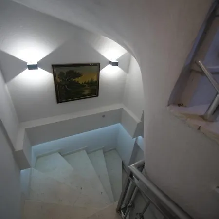 Hidden Gem In The Center Of Apartmán Tirana